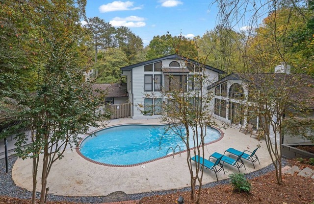 7 bedroom Buckhead Oasis