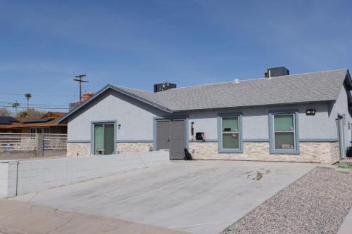 7 bedroom home with fenced yard