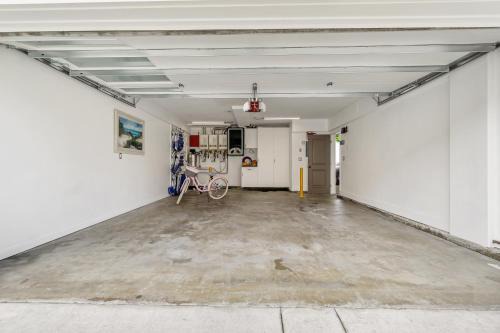 7 Bedroom Oceanfront Triplex Building