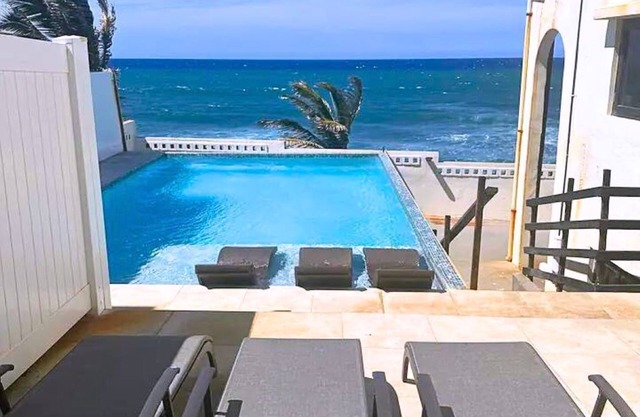 7 BR – Villa Kikita Dreams - Ocean front w/Private Pool