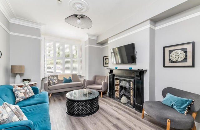 7 Longfield Terrace Gorgeous Central 5 Bed House in York with Parking I Pass The Keys