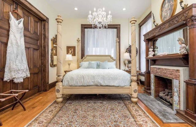 ★ 7 Lux King Beds ★ Walk to Downtown ★ Regal ★