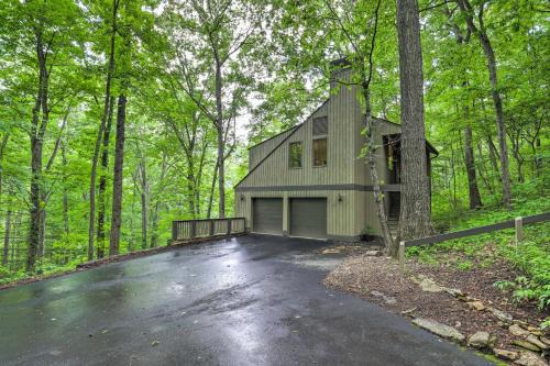 7 Mi to Dtwn Asheville Carriage House with Deck