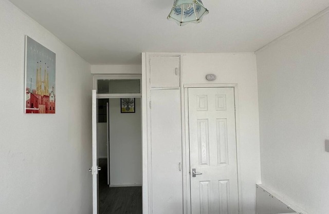 7 Min Walk From Mile end Station