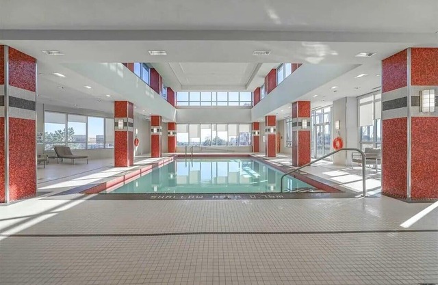 7 mins to Airport/Downtown Toronto! Family-sized condo w/ POOL!