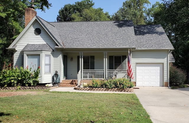 7 Minutes from Downtown Raleigh, Great for Kids.