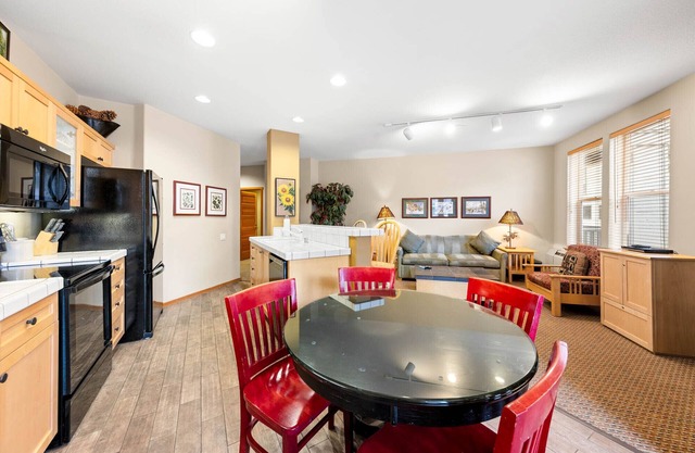 716 | Tahoe 2BD Basecamp - Soaks, Swims + W/D