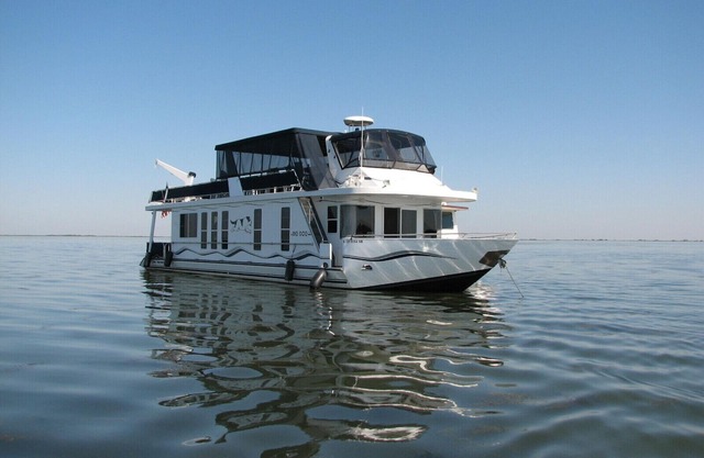72 foot Luxury Custom Houseboat "Big Dog"