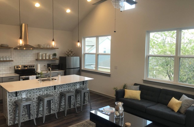 750 Square Feet, 1 Bedroom - Walk to Everything! Great for longer term stays.
