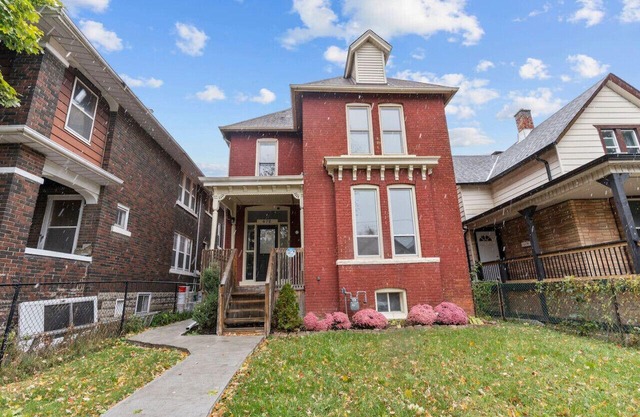 7BR house 19 ppl DT Windsor Free Parking