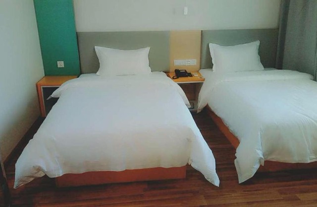 7Days Inn Urumqi Midong Middle Road Shenhua Mining Bureau Branch