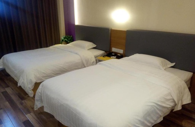 7Days Inn Xiaoyi People's Hospital Branch