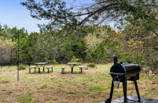 8 acres Ranch - 2 Homes - Sleeps 16 - Dripping