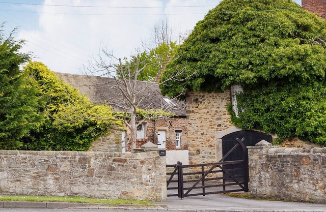 8 bedroom accommodation in Bishop Auckland