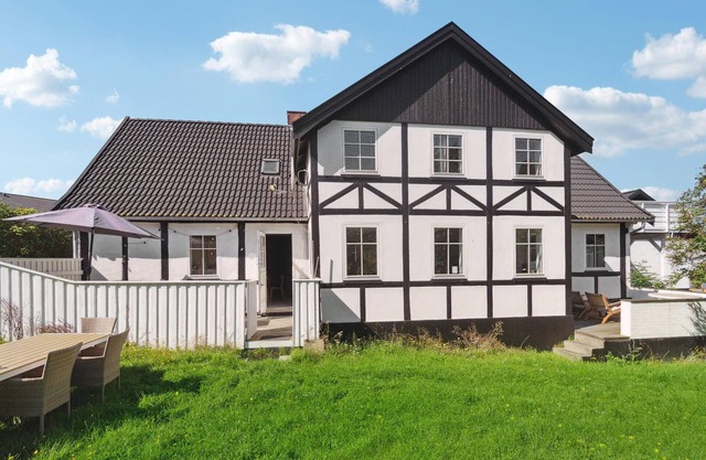 8 bedroom amazing home in Allinge