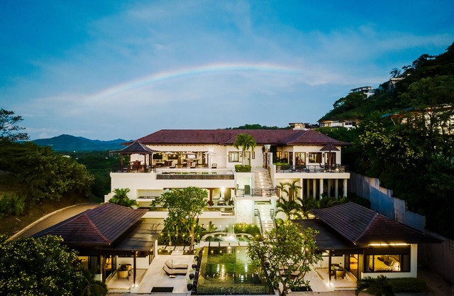 8 Bedroom Private Luxury Estate Overlooking Tamarindo Bay
