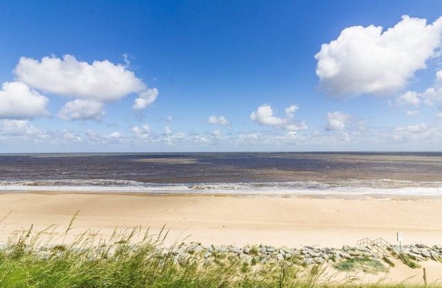 8 berth dog friendly caravan in Summerfields holiday in Norfolk ref 19160S