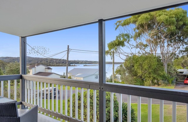 8 Lakeview Drive - Water views