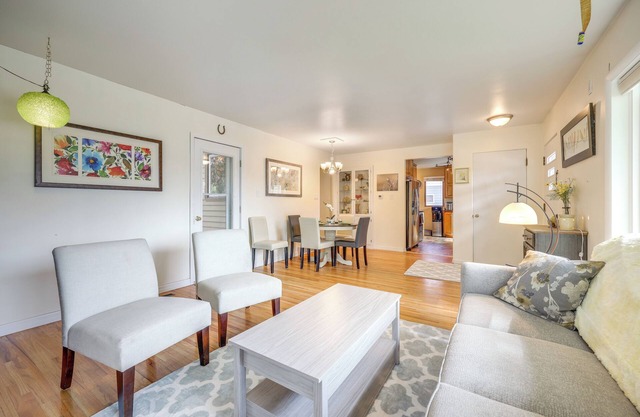 8 Mi to Lake Bowdoin: Pet-Friendly Family Home!