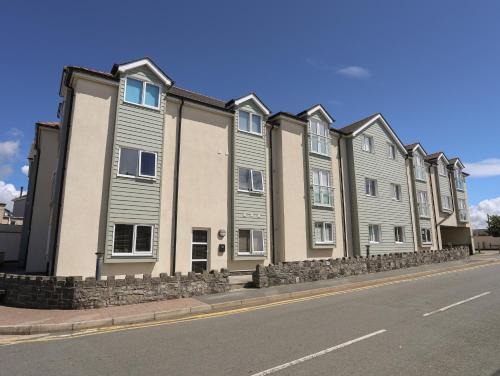 8 Pen Llanw Tides Reach