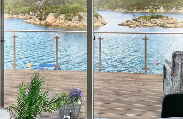 8 person holiday home in Urangsvåg