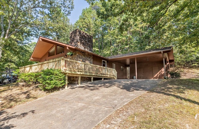 8 South Pego Way - WIFI. Nightly vacation rental home with carport near Lake