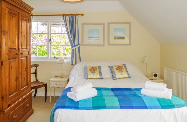 8 The Whinlands - sleeps 8 guests in 4 bedrooms