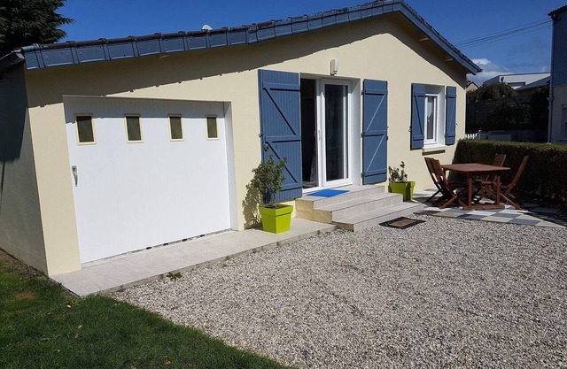 800M from the sea, renovated gite