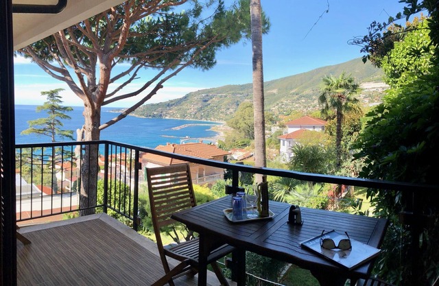 85sqm holiday flat, in a park , close to the sea