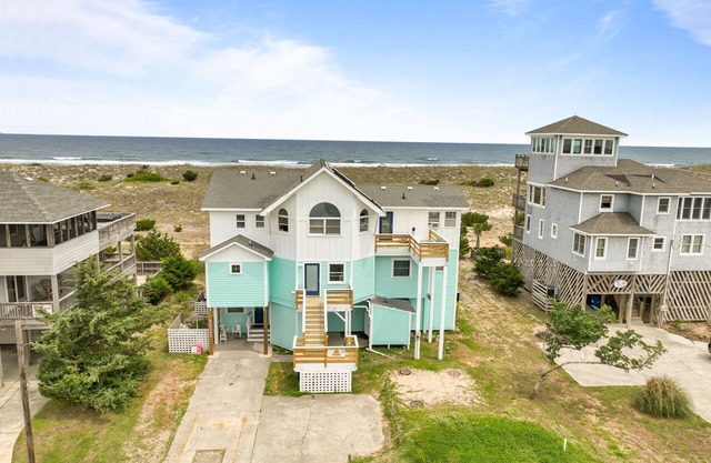 8BR Oceanfront home - Game & theater rooms, private pool, hot tub ★
