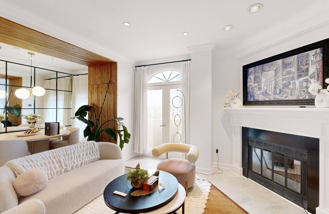 8th-floor condo near downtown Atlanta with balcony, fireplace, W/D