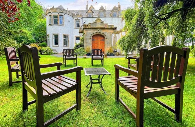 9 bedroom accommodation in Gorebridge, near Edinburgh