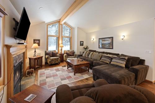 9 Hoodoo Home with XBOX 360