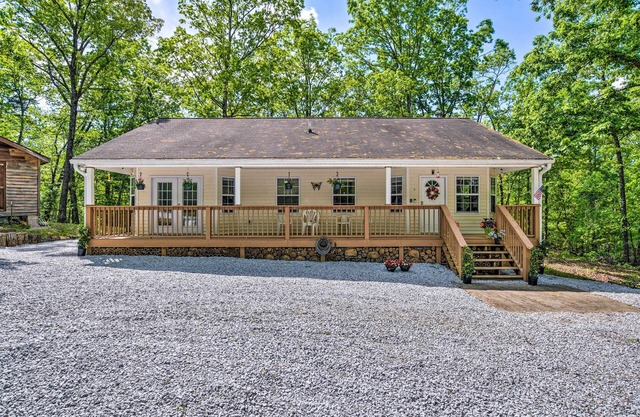 9 Mi to Devils Fork State Park: Getaway w/Porch!