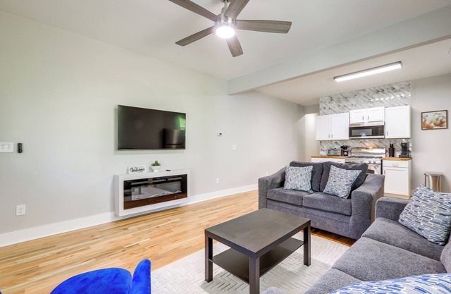 9 Mi to Dtwn ATL: Pet-Friendly Apt w/Yard