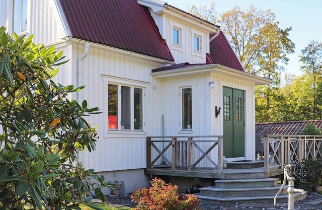 9 person holiday home in VARBERG