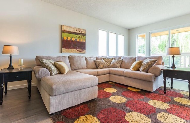 90 Days Long-Term Rental Only - Lakefront Property