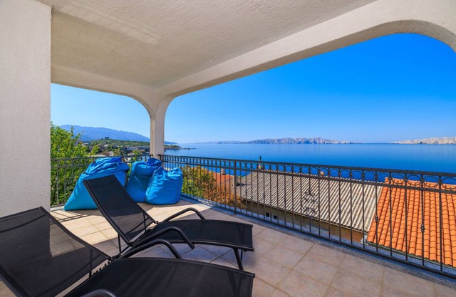 90 m² Apartment ∙ 3 bedrooms ∙ 6 guests