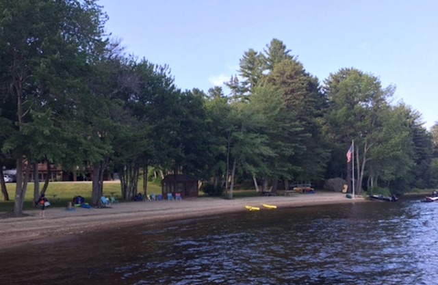 900' lake frontage; Spacious 2 bedroom with loft