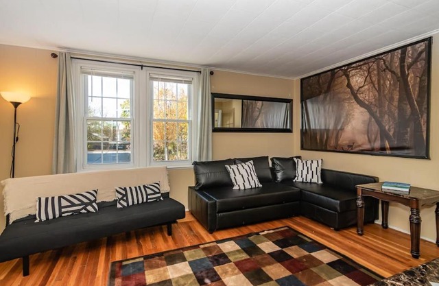 915CountyLineRoad Luxury Mainline Train Colleges