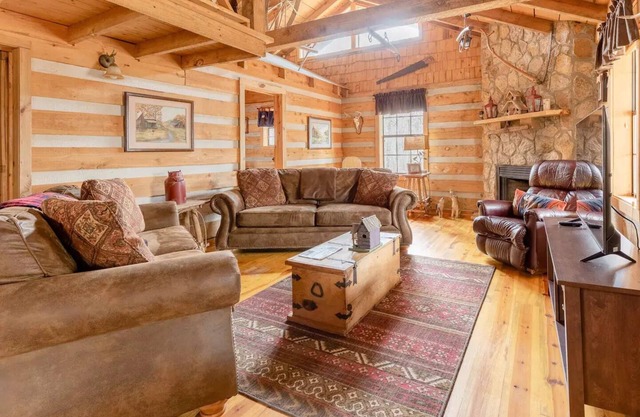 $99 August Mid-Week SALE!Pet+HotTub+New BATH+Cabin-GR8Coffee