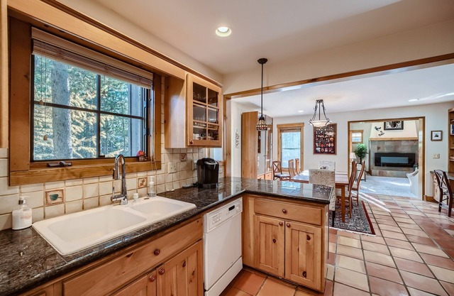 A-116wf 4 Bedroom Home by RedAwning