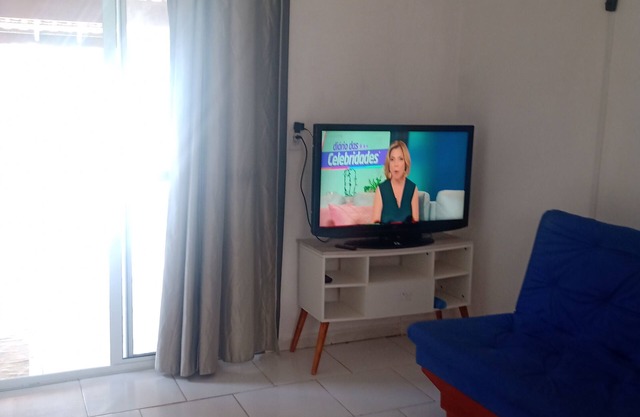 A 2-minute walk from the beach! Family home (Pet friendly)