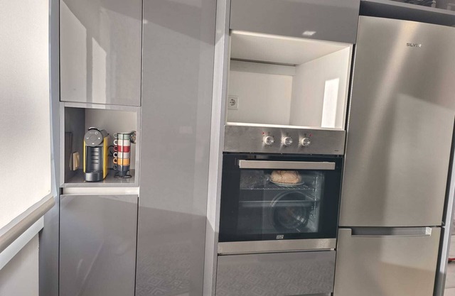 A 5-minute walk from the swimming pool and park, in a prime area of the city.