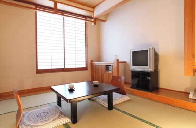 A 6tatami Japanesestyle room with a view of the /Matsumoto Nagano