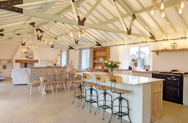 A barn conversion that sleeps 12 guests in 6 bedrooms