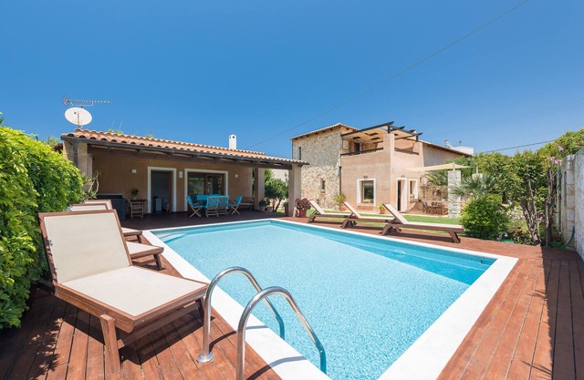 A beautiful furnished villa, located in a peaceful area only 600m from the sea