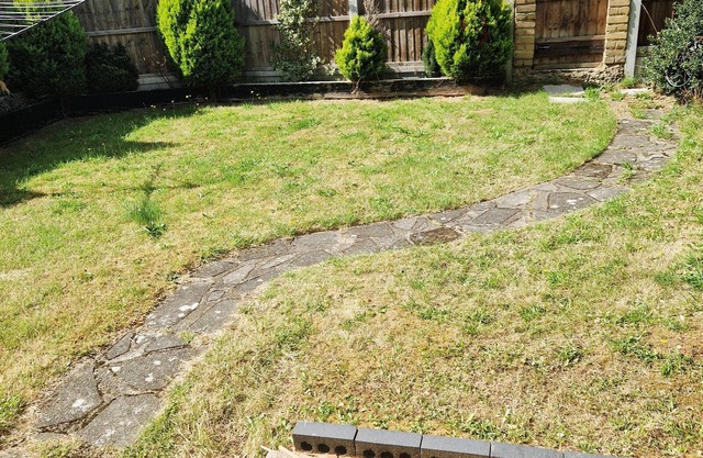 A Beautiful & Spacious 6 bedroom House. A perfect home for any group