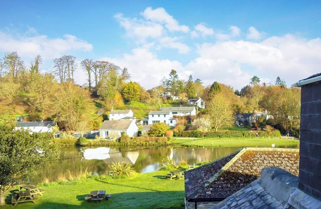 A characterful holiday home with an attractive open plan layout.