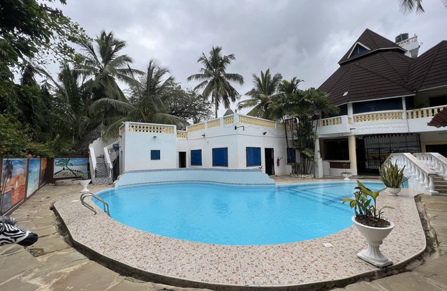 A Charming 6 bedroom villa with swimming pool in Diani